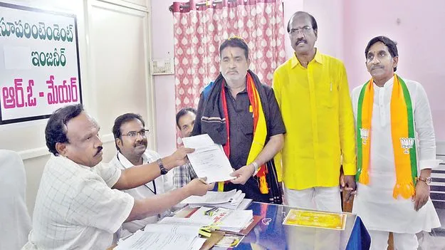 నామినేషన్ల కోలాహలం!