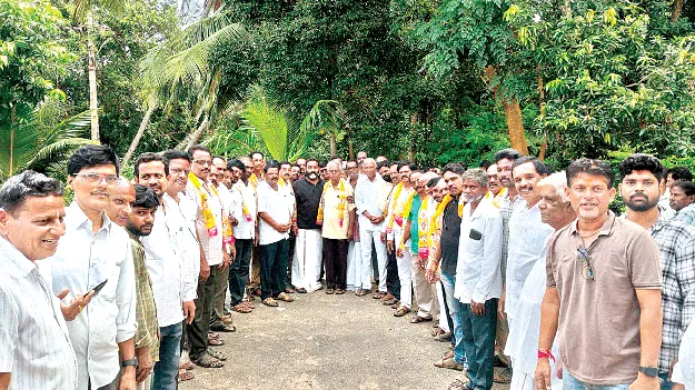  టీడీపీలో 70 కుటుంబాల చేరిక