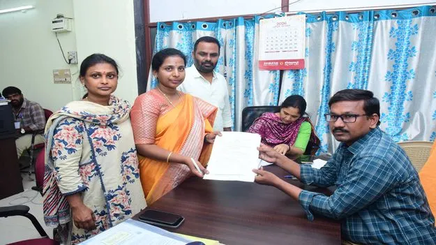  ‘పుర’ ఎన్నికల్లో నామినేషన్ల జోరు 
