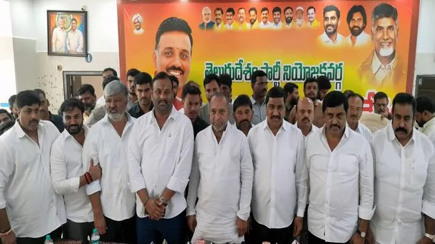 పెద్దిరెడ్డి నోట ప్రజాస్వామ్యమా.. సిగ్గుచేటు