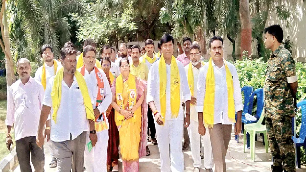 విధ్వంసకర పార్టీలను బహిష్కరించాలి