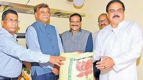 ఏపీ భవన్‌లో రైస్‌ అవుట్‌లెట్‌