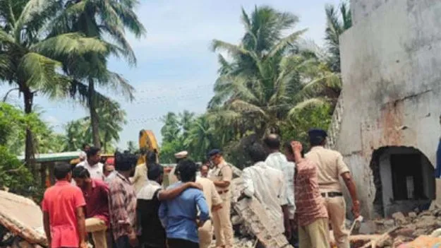 అమలాపురంలో భారీ విస్ఫోటం