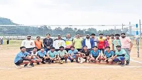 ఉత్సాహంగా ఈఎంఆర్‌ఎస్‌ ఆటల పోటీలు