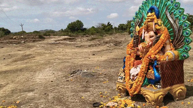 నిమజ్జనానికి నీళ్లేవి?