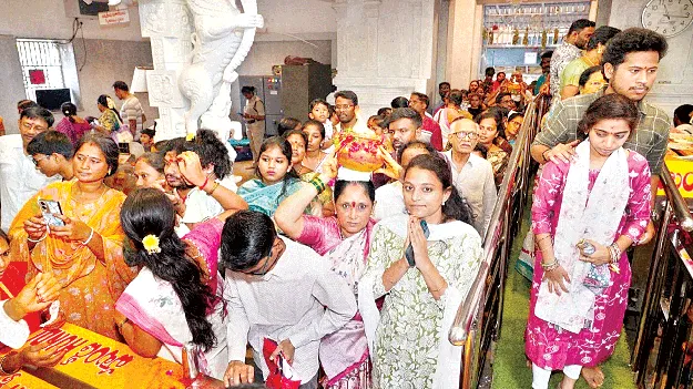   పైడిమాంబ దర్శనానికి కొనసాగుతున్న భక్తుల రద్దీ