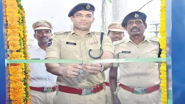  ట్రాఫిక్‌ నియంత్రణకు ఔట్‌పోస్ట్‌ బూత్‌లు 