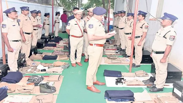 ప్రజలకు నాణ్యమైన సేవలందించాలి