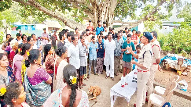 కొట్లాటకు దిగితే చర్యలు: డీఎస్పీ