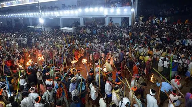 బన్నీ ఉత్సవం.. రక్తసిక్తం