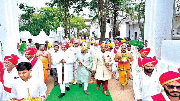 Ayudha Puja celebrated with grandeur at Bobbili Fort బొబ్బిలి కోటలో   వైభవంగా ఆయుధ పూజ