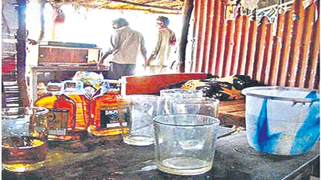 ఊరూరా బెల్ట్‌!