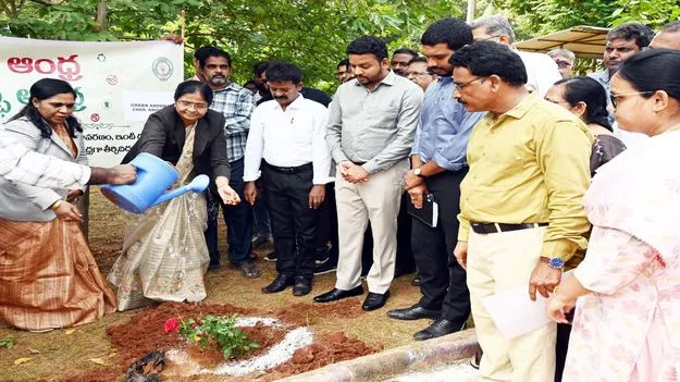 యువతను భావి పౌరులుగా తీర్చిదిద్దాలి