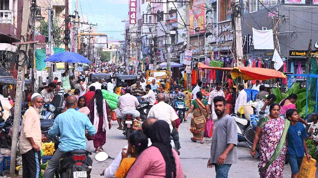 కొనుగోళ్ల సందడి 