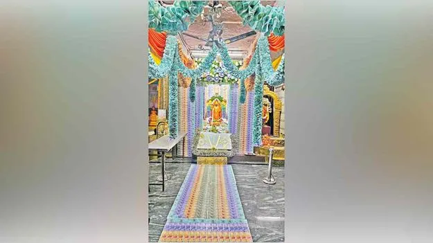   రూ.కోటితో ధనలక్ష్మి అలంకరణ