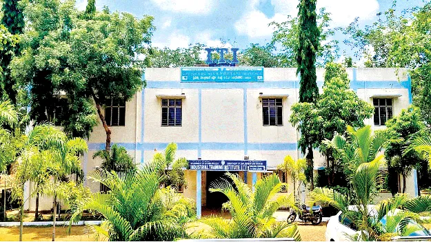 Inadequate training అరకొరగా శిక్షణ