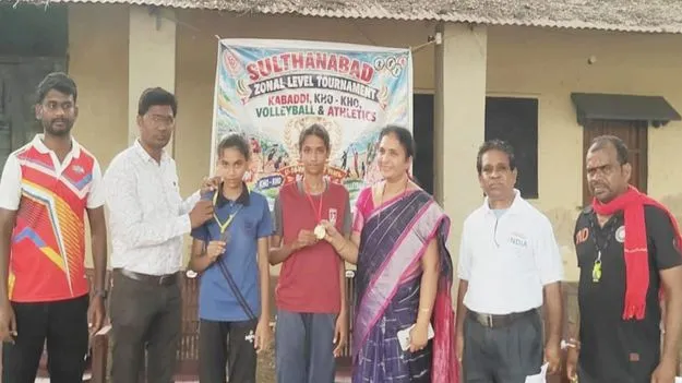Peddapalli:  చదువుతోపాటు క్రీడలపైనా ఆసక్తి పెంచుకోవాలి..