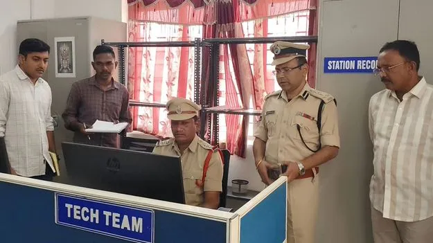 Mancherial:  విధుల్లో అప్రమత్తంగా ఉండాలి 