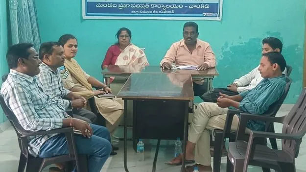 Kumuram Bheem Asifabad:  ప్రజలు రాక ప్రజావాణి వెలవెల