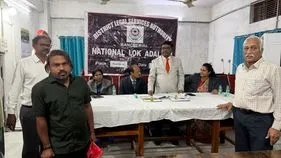 రాజీమార్గమే రాజమార్గం.. 