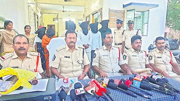 పాస్టర్‌ పురుషోత్తం అరెస్ట్‌