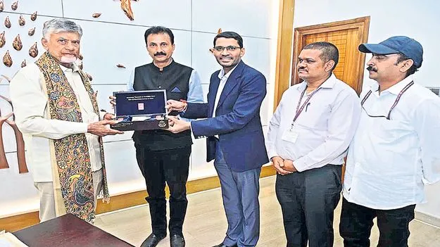 కాఫీ పరిశోధన స్థానం స్వర్ణోత్సవాలకు సీఎంకు ఆహ్వానం