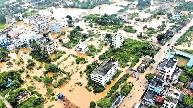 వాన ఆగింది.. నీరు నిలిచింది!