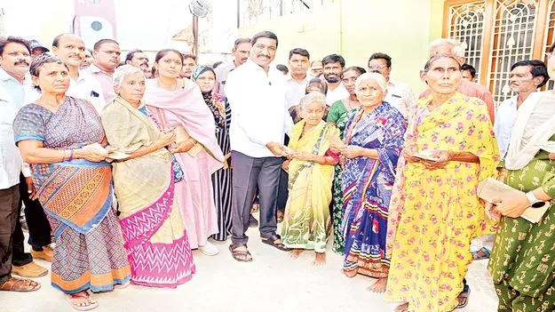 రాష్ట్రంలో అభివృద్ధి పరుగులు 