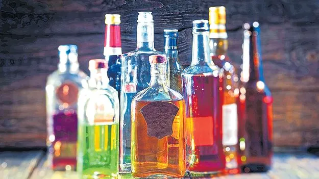 చిరుద్యోగుల సొమ్మూ స్వాహా! 