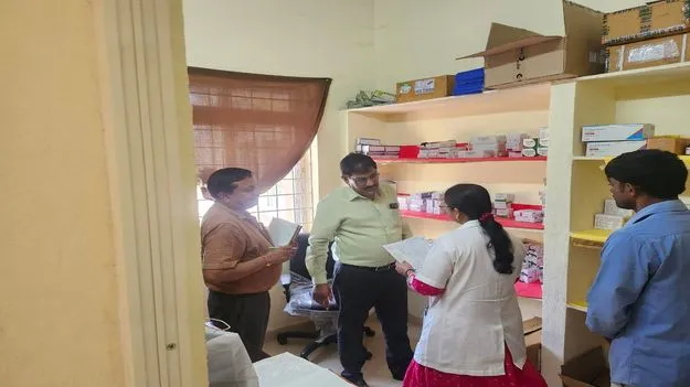 వంద శాతం టీకాలు అందేలా చర్యలు తీసుకోవాలి
