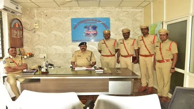 చట్టాల అమలులో రాజీ పడవద్దు