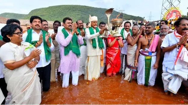 గలగలా గోదారి!