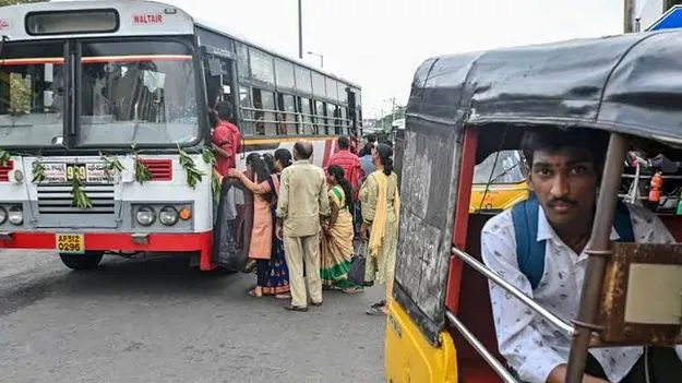 టికెట్‌ సర్వీస్‌ బస్సులనూ నడపాలి