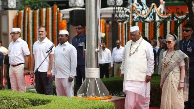 ఎన్నికల్లో లబ్ధి కోసమే వందేమాతరం వివాదం!
