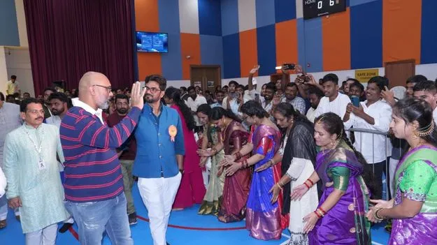 దుబాయిలో బతుకమ్మ సంబరాలు.. హాజరైన ధర్మపురి అర్వింద్