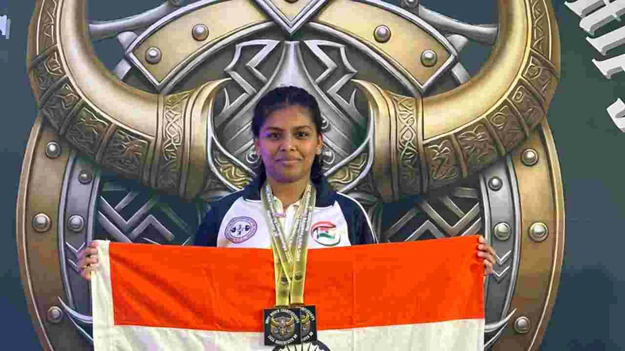 పవర్‌లిఫ్టింగ్‌లో వనీష తీన్‌మార్‌