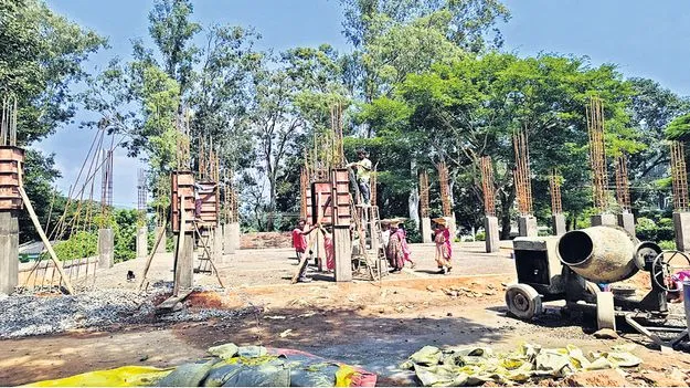 శరవేగంగా బ్లడ్‌బ్యాంకు భవన నిర్మాణం