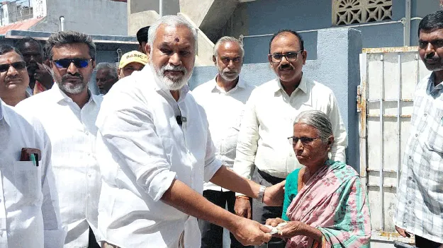 పింఛన్ల పంపిణీలో రెండవ స్థానం