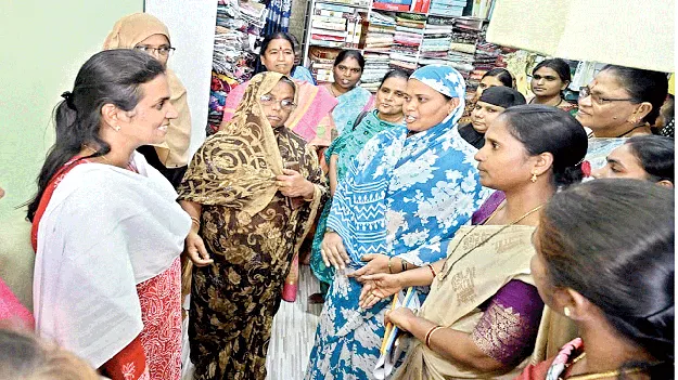 మహిళలు వ్యాపారవేత్తలుగా రాణించాలి