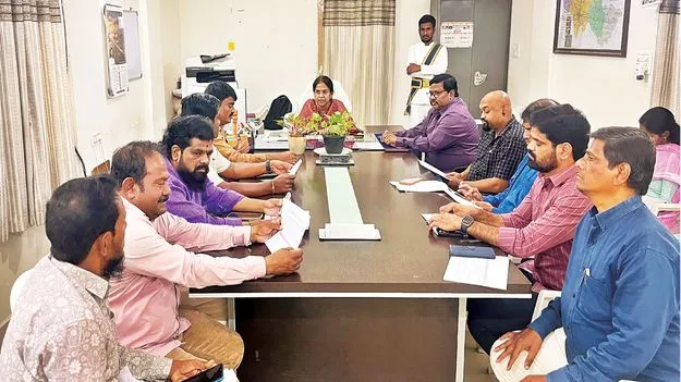స్పందించడం లేదు....!