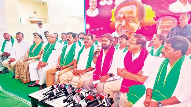 రాజకీయ రగడ