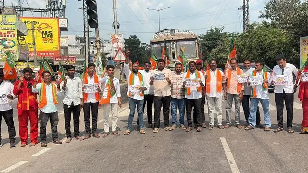నిరుద్యోగ సమస్య పరిష్కరించాలి