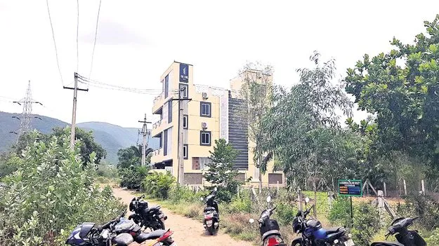 రిసార్టులో రగడ