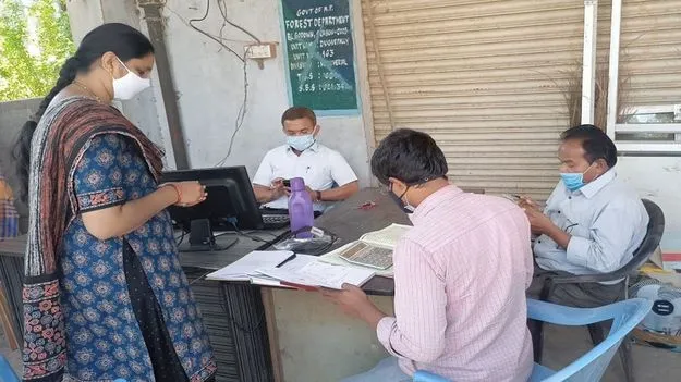 గోదాముల్లో గోల్‌మాల్‌...!
