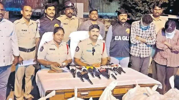 కాకినాడ జిల్లాలో రూ.1.35 కోట్ల గంజాయి పట్టివేత