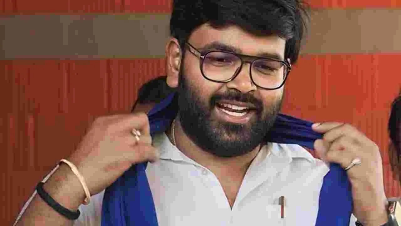 వైసీపీ ఎమ్మెల్సీ భరత్‌పై కేసు నమోదు
