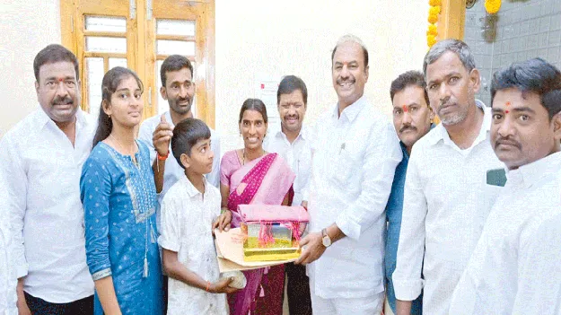 సొంతింటి కల ప్రజాపాలనతో సాకారం 