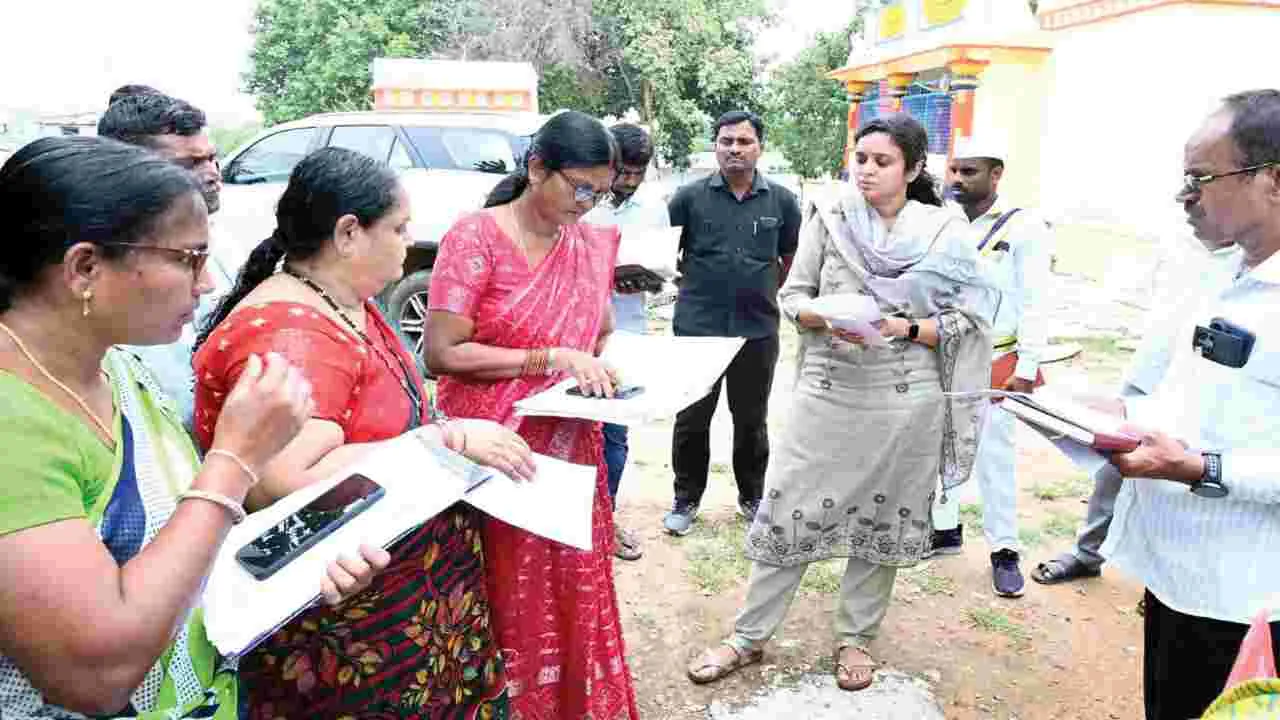 అర్హులందరికీ ఓటు హక్కు అర్హులందరికీ ఓటు హక్కు