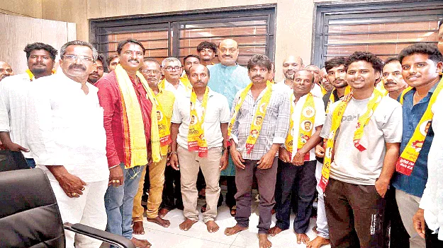   డీజేలపై అప్రమత్తంగా ఉండాలి