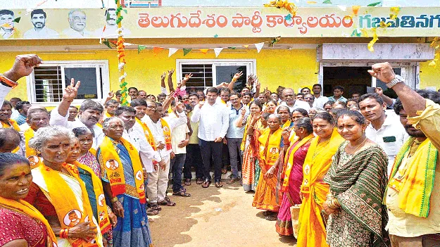 టీడీపీలో 50 కుటుంబాలు చేరిక